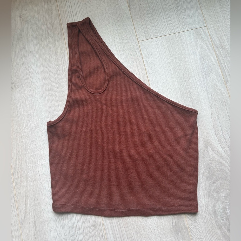 3/$25 NWOT - ZARA | One-Shoulder Brown Cropped Tank Top with Cut Out M
